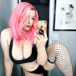 DADDY4K. TV shows are so boring that chick decides to ride