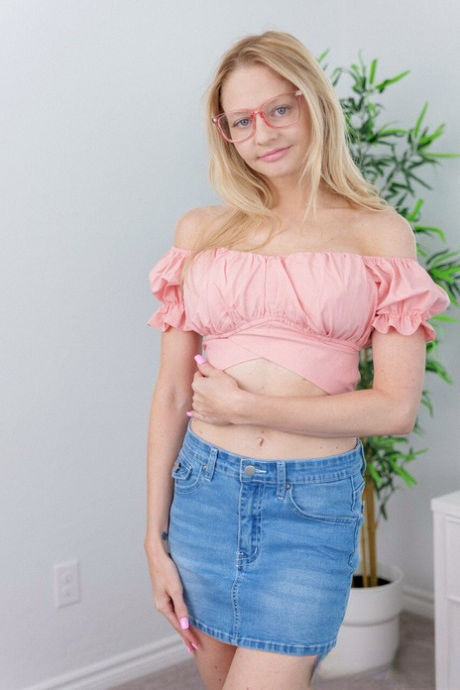 Naughty America - Jenna Fireworks fucks friend's step dad