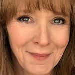 Hot mature Cyndi loves masturbating together with you